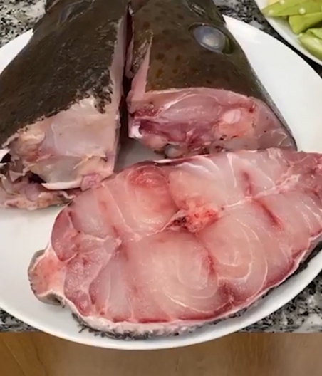 CÁ MÚ TRÂN CHÂU cắt lát, rửa sạch